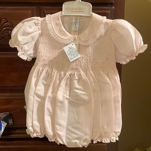 Feltman Brothers NWT 24 Smocked Bubble